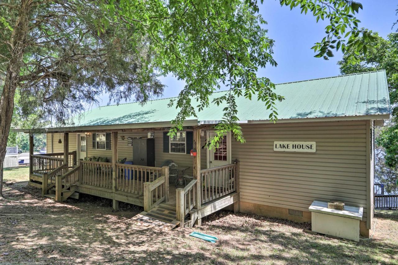 House With Dock And Slide Situated On Lake Sinclair! Sparta Exterior photo