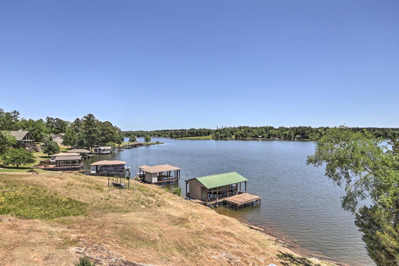 House With Dock And Slide Situated On Lake Sinclair! Sparta Exterior photo